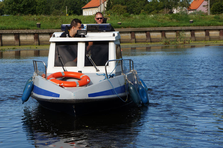 Policyjny patrol na rzece Elbląg zdjęcie nr 60288