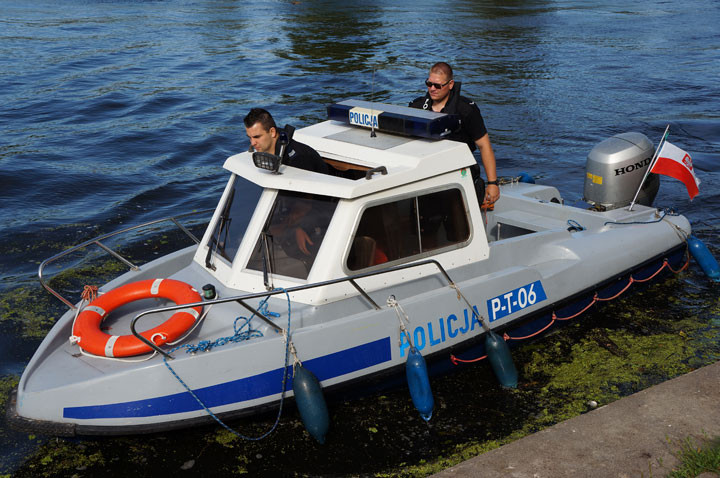 Policyjny patrol na rzece Elbląg zdjęcie nr 60292