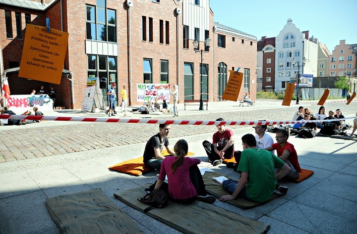 Ani wieńce, ani kwiaty zdjęcie nr 60423