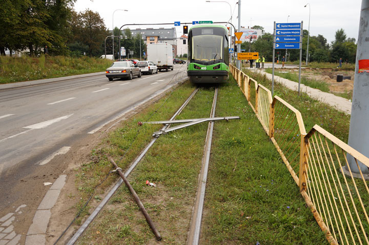 Wywrotka zerwała trakcję tramwajową zdjęcie nr 60874