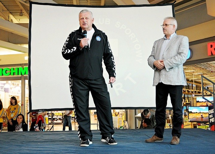 trener Jerzy Ciepliński oraz prezes zarządu Krzysztof Święcicki