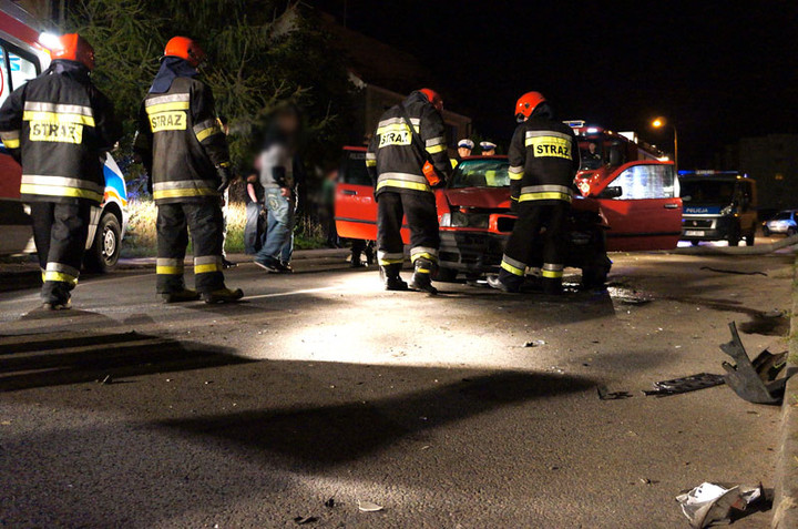 Wypadek na Orzeszkowej: dwie osoby ranne zdjęcie nr 62142