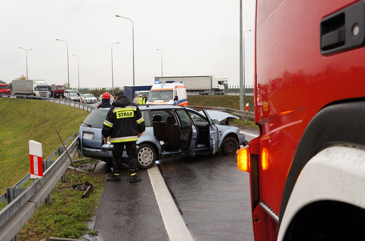 Węzeł Wschód: wypadek - dwie osoby ranne zdjęcie nr 62448