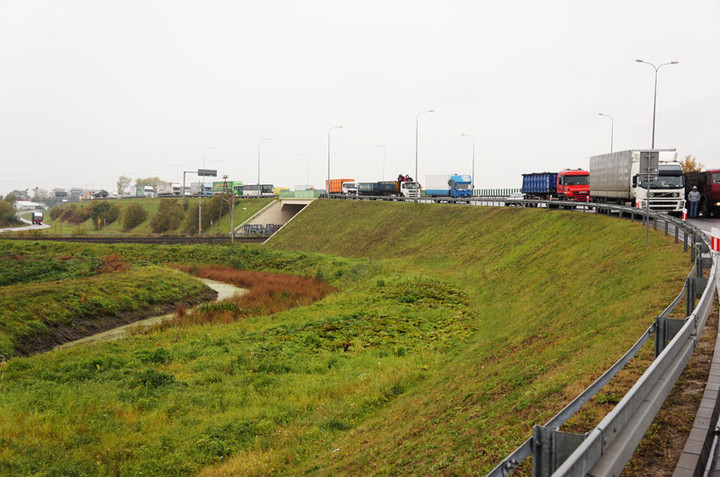 Węzeł Wschód: wypadek - dwie osoby ranne zdjęcie nr 62452