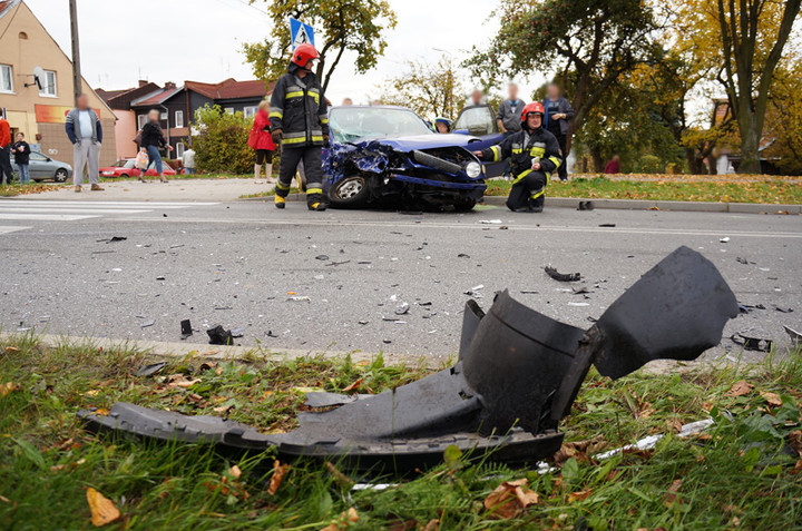 Wypadek na Niepodległości: dwie osoby ranne zdjęcie nr 62720