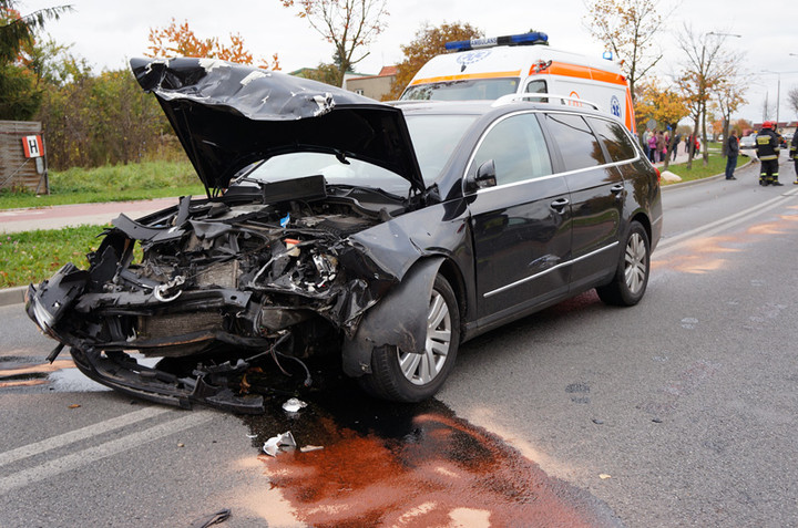 Wypadek na Niepodległości: dwie osoby ranne zdjęcie nr 62717