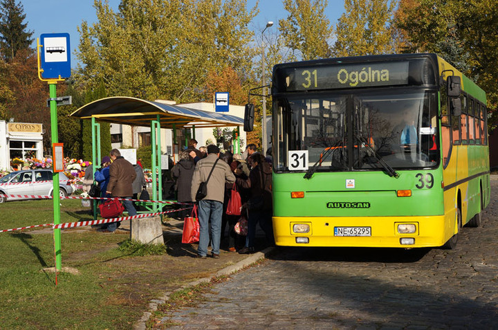 Przed Świętem Zmarłych zdjęcie nr 62952