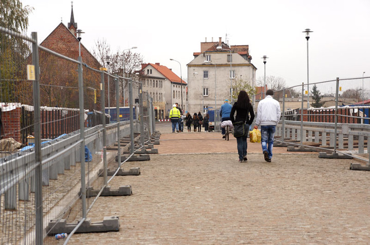 Dolny most na rzece Elbląg udostępniony dla ruchu pieszego zdjęcie nr 62991