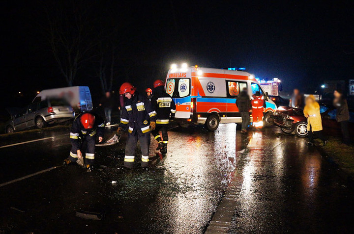 Kazimierzowo: karambol z udziałem pięciu aut zdjęcie nr 63314