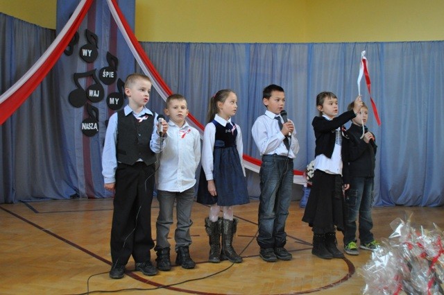 3. Międzyszkolny Konkurs Piosenki Patriotycznej zdjęcie nr 63373