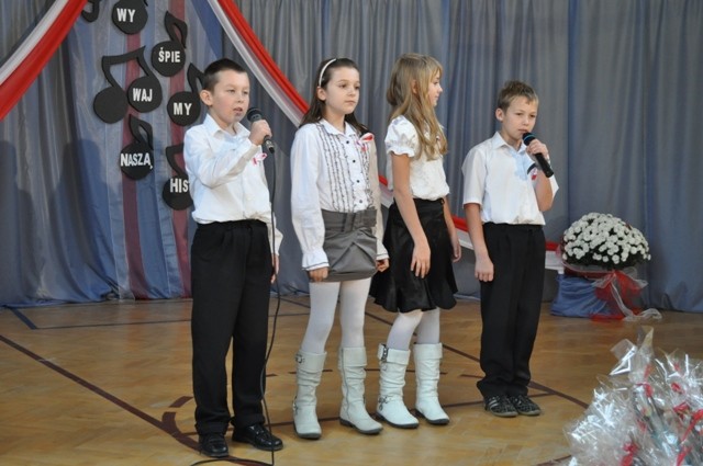 3. Międzyszkolny Konkurs Piosenki Patriotycznej zdjęcie nr 63376