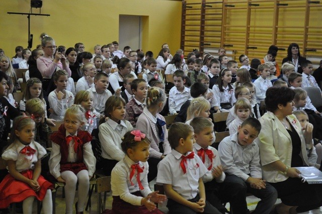 3. Międzyszkolny Konkurs Piosenki Patriotycznej zdjęcie nr 63379