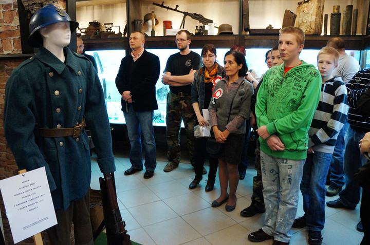 Wystawa poświęcona Świętu Niepodległości zdjęcie nr 63402