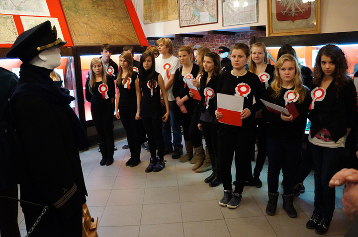 Wystawa poświęcona Świętu Niepodległości zdjęcie nr 63397