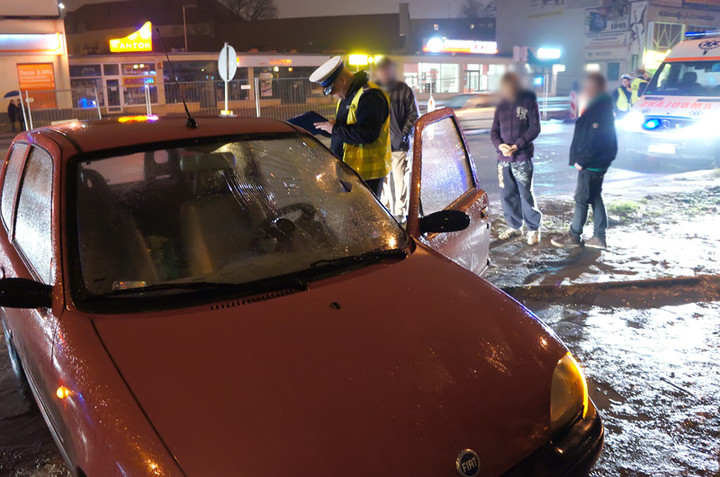 Pijany kierowca potrącił pieszego na pasach zdjęcie nr 63784