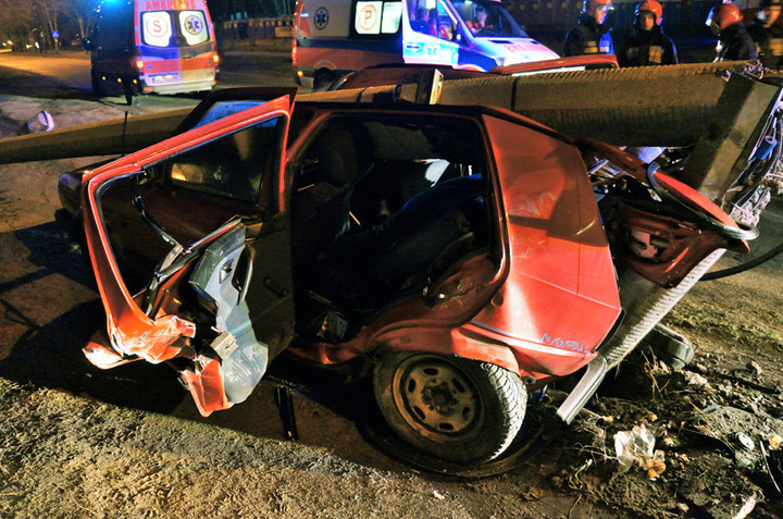 Wypadek na Odrodzenia: trzy osoby ranne zdjęcie nr 64864