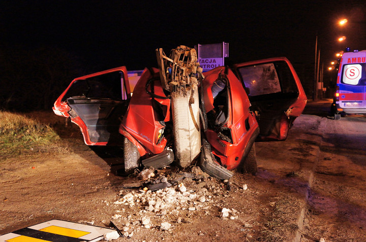 Wypadek na Odrodzenia: trzy osoby ranne zdjęcie nr 64868