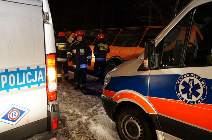 Wypadek szkolnego autobusu zdjęcie nr 64990