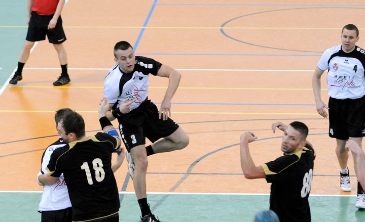 KS Wójcik Meble wygrał z Pomezanią Malbork  31:29 zdjęcie nr 65294