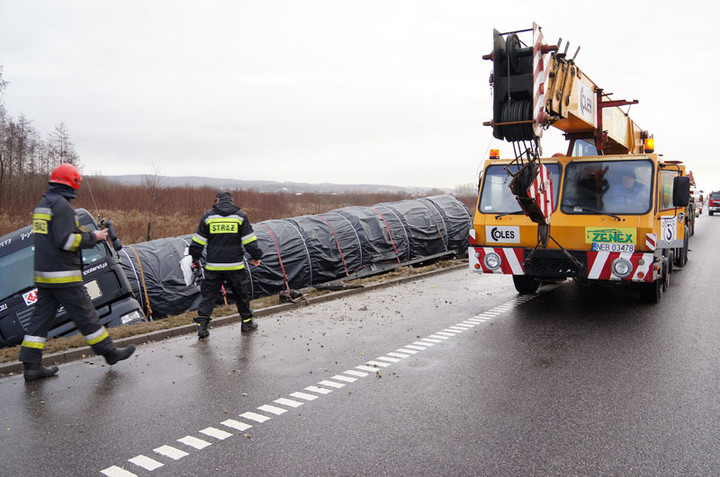Ciężarówką wpadł do rowu zdjęcie nr 65924