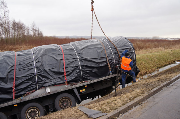 Ciężarówką wpadł do rowu zdjęcie nr 65928