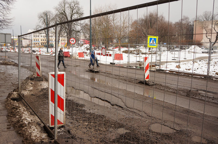 Nie ma róży bez kolców zdjęcie nr 65970