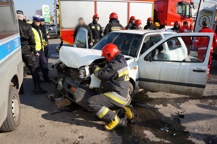 Zderzenie na skrzyżowaniu zdjęcie nr 66581