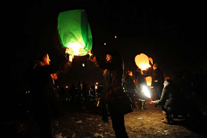 Elbląg Płonące życzenia poleciały w niebo