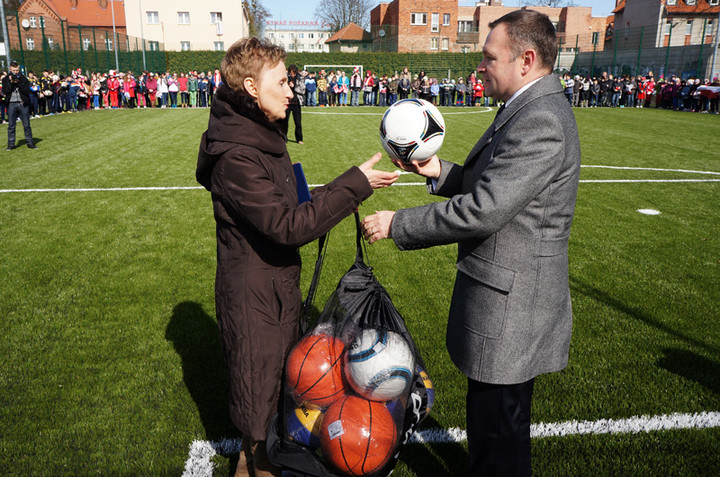 Otwarcie Orlika przy SP4 zdjęcie nr 67444