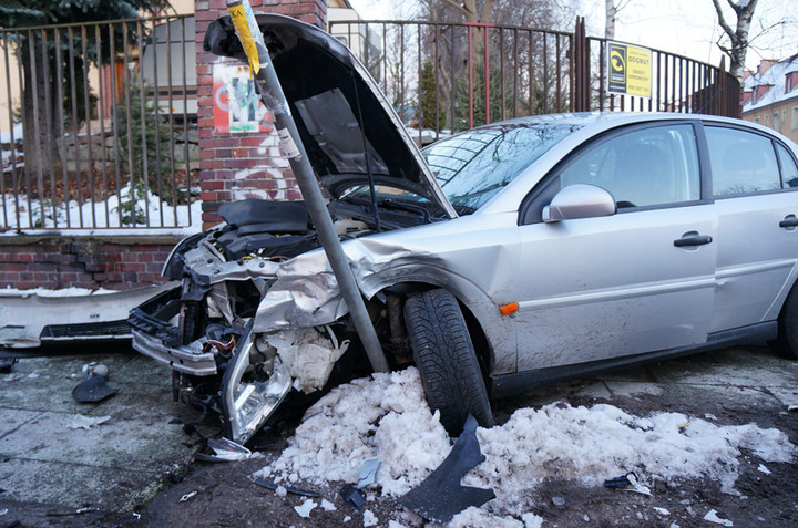Zderzenie na skrzyżowaniu zdjęcie nr 67672