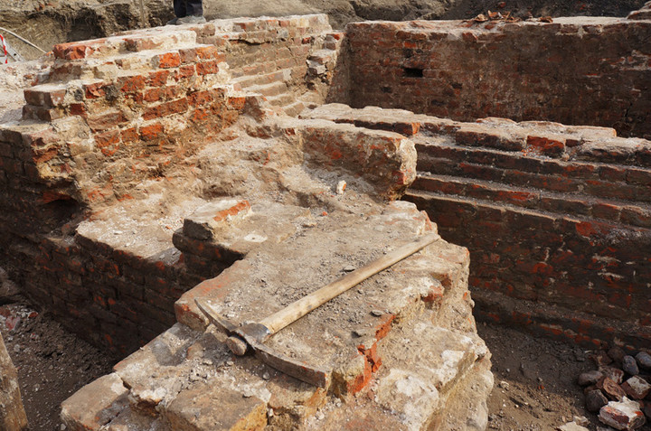 Elbląg Prace archeologiczne przy Pl. Słowiańskim