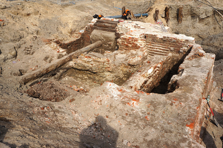 Prace archeologiczne przy Pl. Słowiańskim zdjęcie nr 68474
