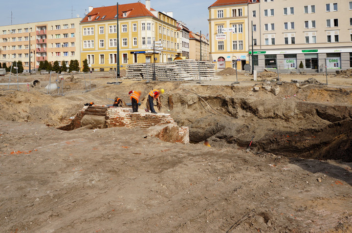 Prace archeologiczne przy Pl. Słowiańskim zdjęcie nr 68483