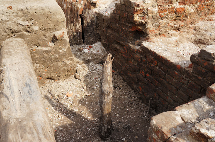 Prace archeologiczne przy Pl. Słowiańskim zdjęcie nr 68480