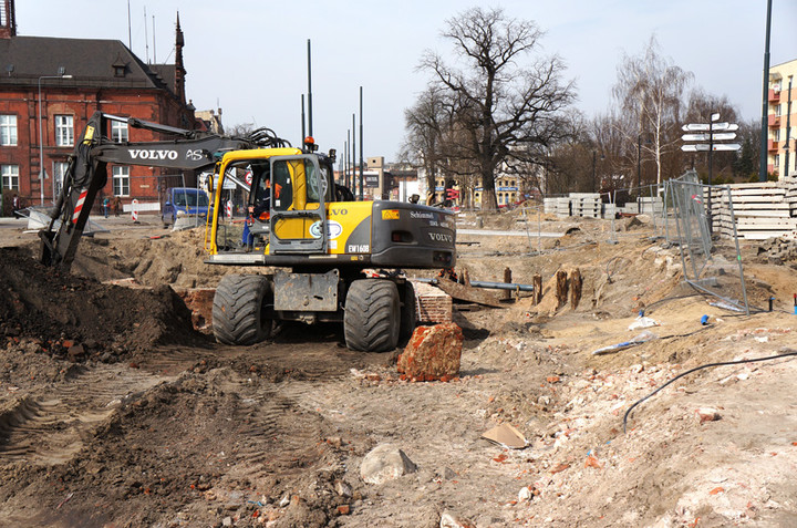 Prace archeologiczne przy Pl. Słowiańskim zdjęcie nr 68472