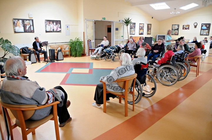 Zebranie owszem, byle przed serialem… zdjęcie nr 68846