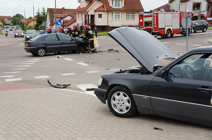 Zderzenie na skrzyżowaniu Niepodległości-Konopnickiej zdjęcie nr 70107