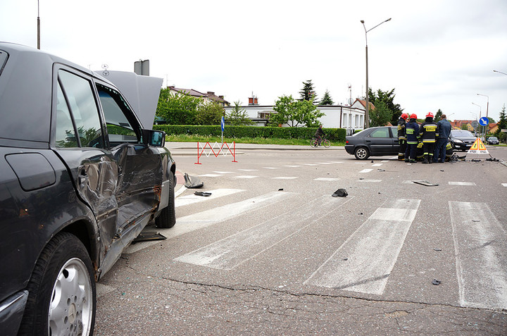 Zderzenie na skrzyżowaniu Niepodległości-Konopnickiej zdjęcie nr 70114
