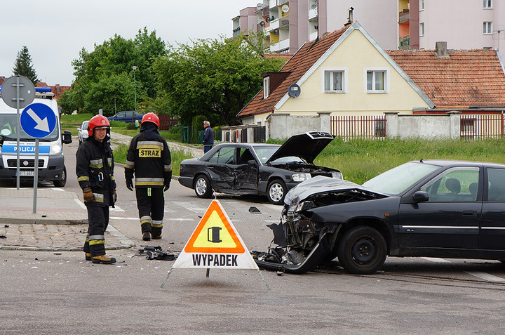 Zderzenie na skrzyżowaniu Niepodległości-Konopnickiej zdjęcie nr 70103
