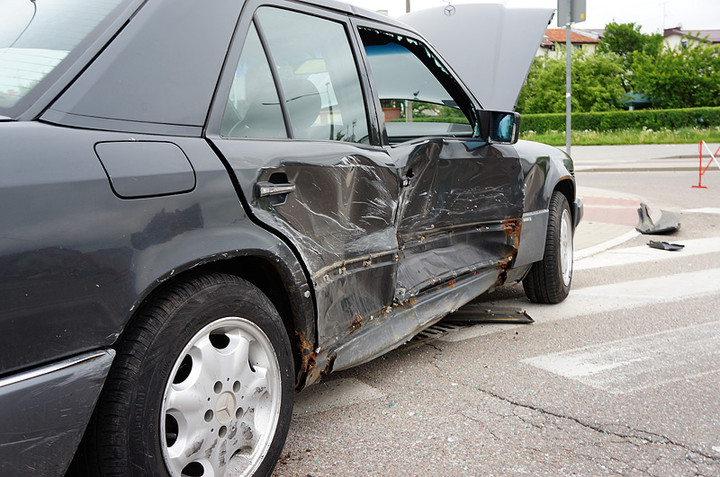 Zderzenie na skrzyżowaniu Niepodległości-Konopnickiej zdjęcie nr 70113