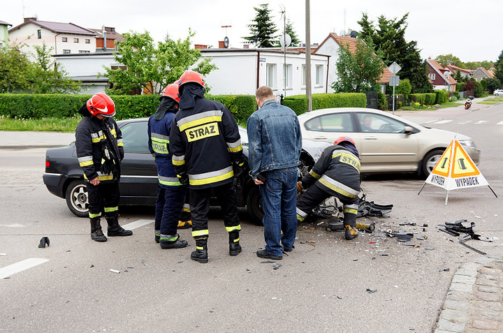 Zderzenie na skrzyżowaniu Niepodległości-Konopnickiej zdjęcie nr 70112