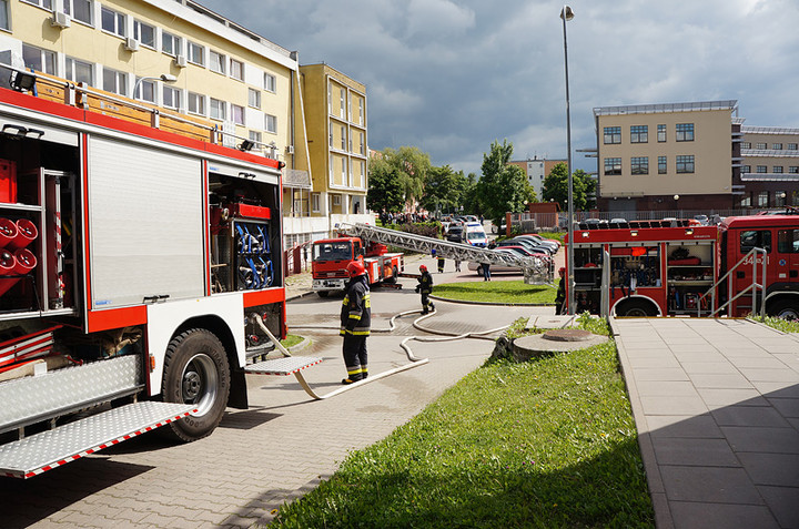 Ćwiczenia strażackie w teatrze zdjęcie nr 70452
