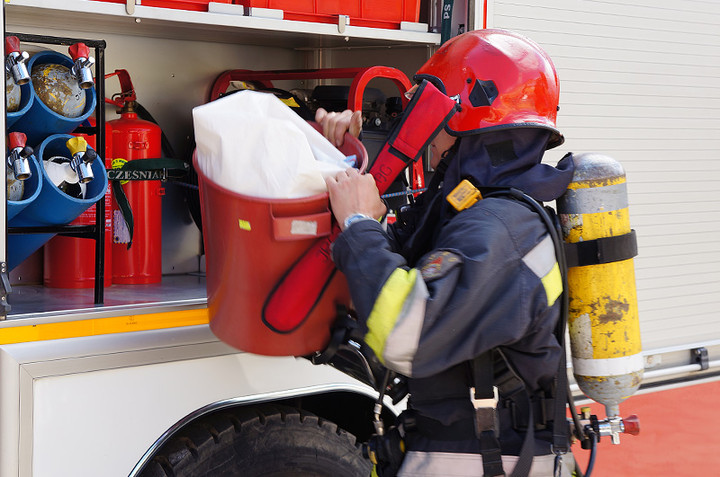 Ćwiczenia strażackie w teatrze zdjęcie nr 70424