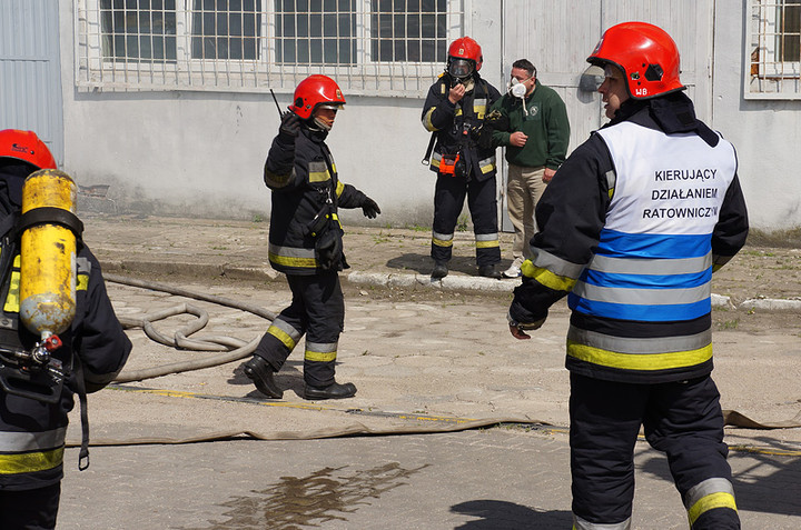 Ćwiczenia strażackie w teatrze zdjęcie nr 70439