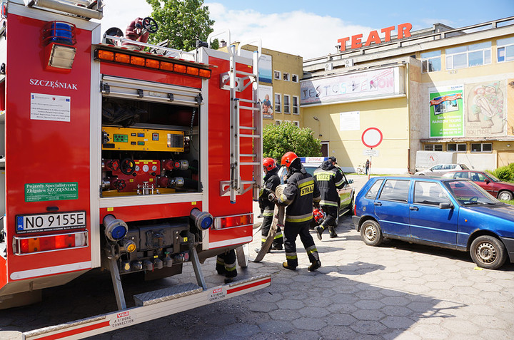 Ćwiczenia strażackie w teatrze zdjęcie nr 70423