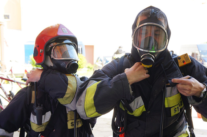 Ćwiczenia strażackie w teatrze zdjęcie nr 70429