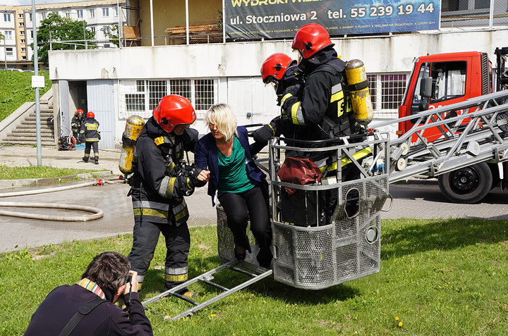 Ćwiczenia strażackie w teatrze zdjęcie nr 70450