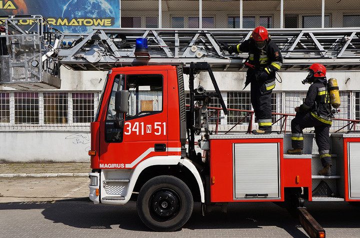 Ćwiczenia strażackie w teatrze zdjęcie nr 70441