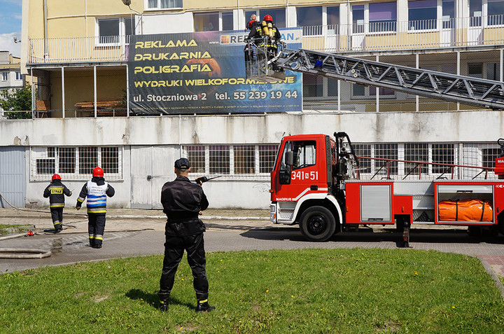 Ćwiczenia strażackie w teatrze zdjęcie nr 70443