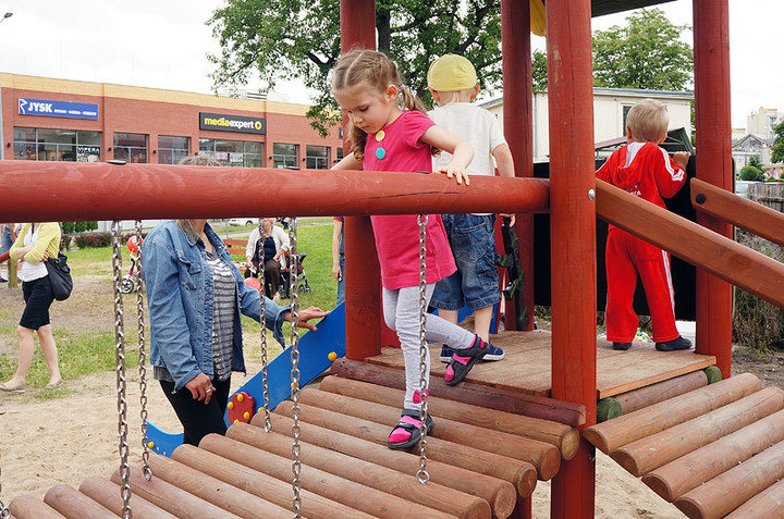 Plac zabaw w prezencie zdjęcie nr 70642